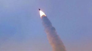 korea utara uji coba rudal hipersonik sejauh 1000 km disaksikan kim jong un menegaskan penguatan daya tangkal di tengah ketega 1767613165694 169